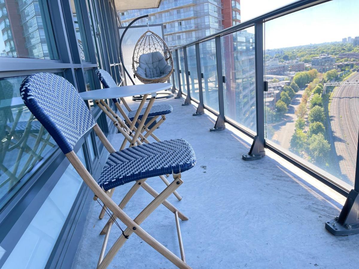 Exquisite By Exhibition Place Downtown Apartment *
