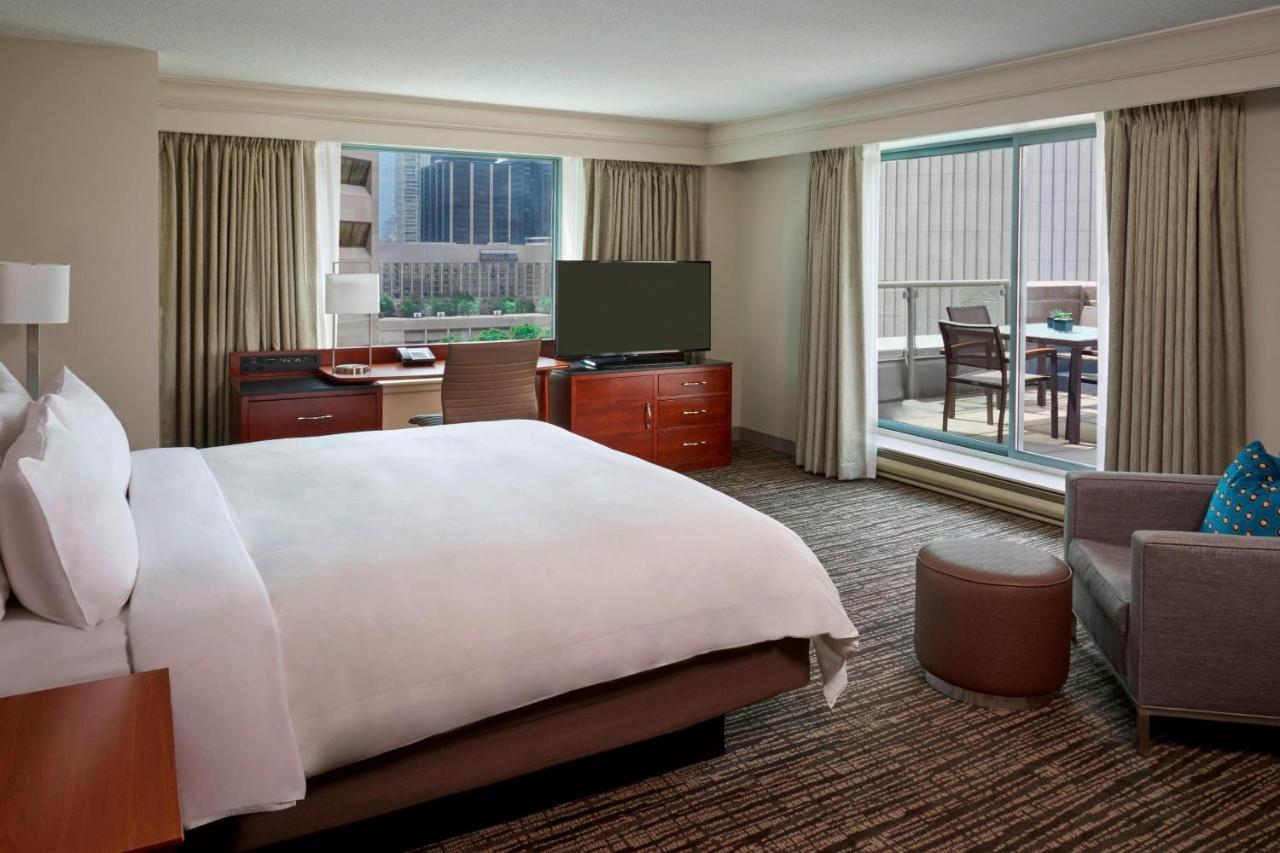 Marriott Downtown At Cf Eaton Centre Hotel 4*