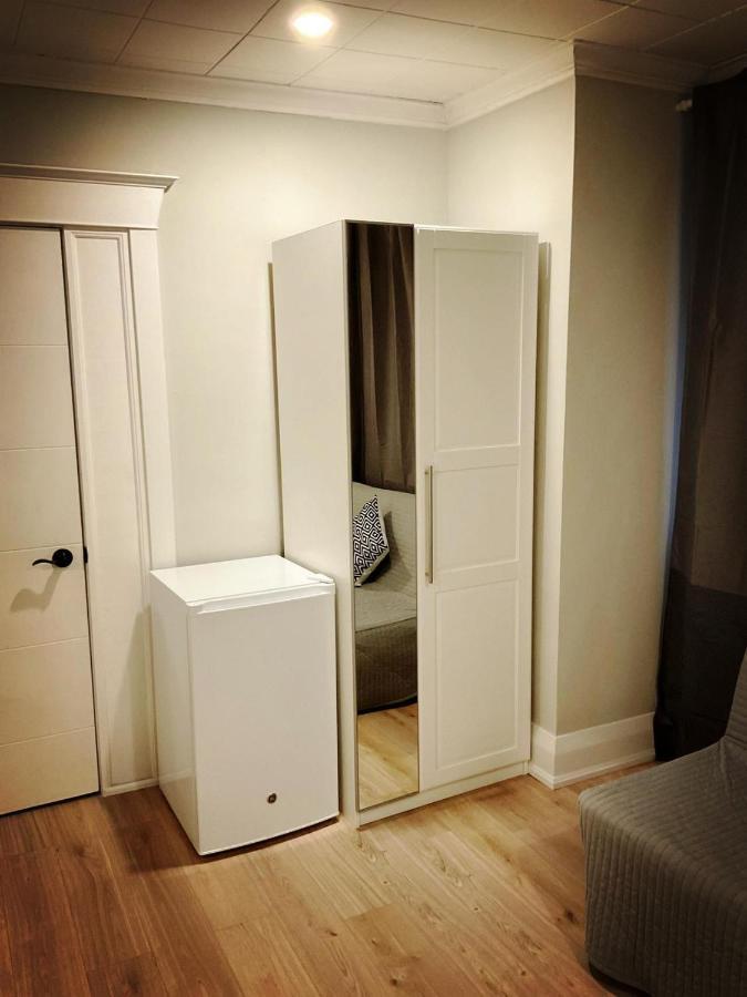 Homestay Lawrence Garden Toronto