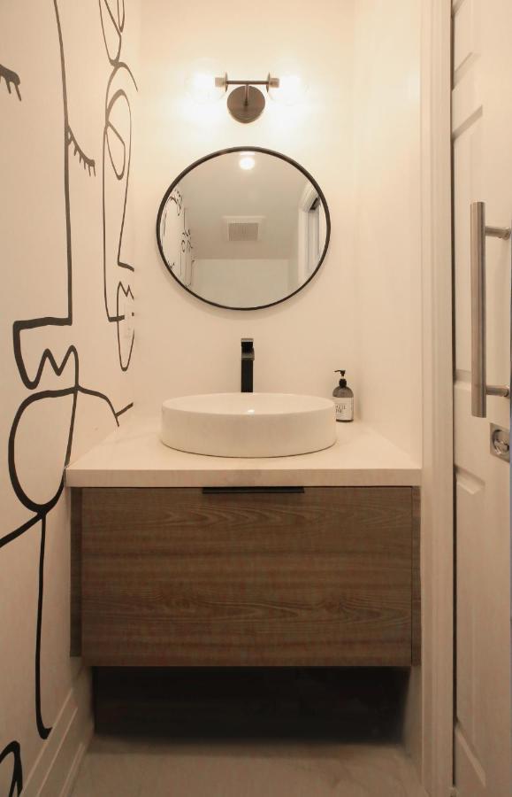 Luxury Modern House With Ev Charger
