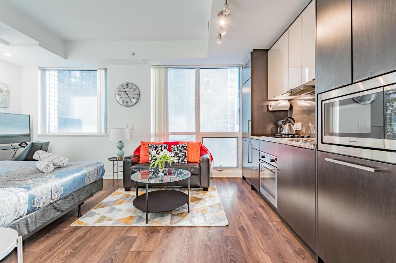 Lovely In Downtown Core Apartment Toronto