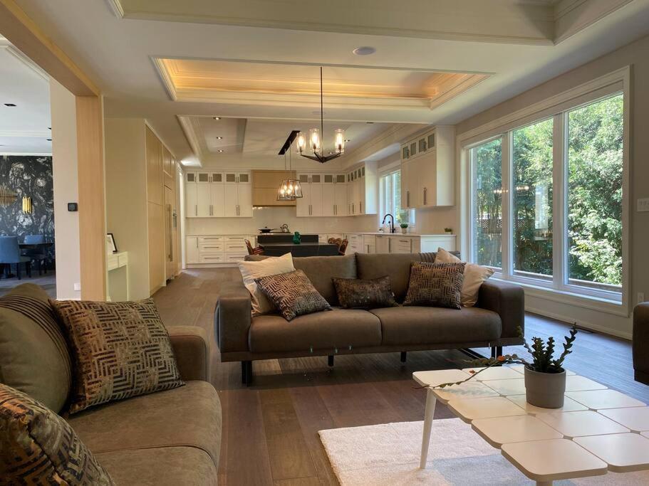 Villa Luxury 6 Bedrooms With Spacious Indoor