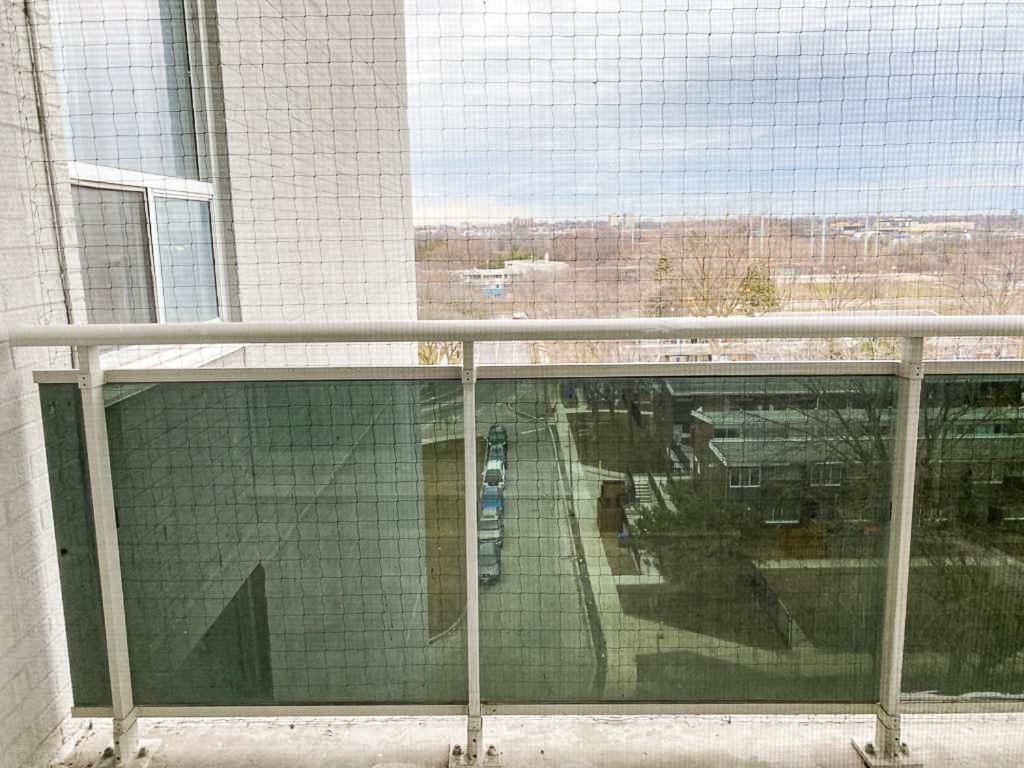 Bright Close To With Free Parking