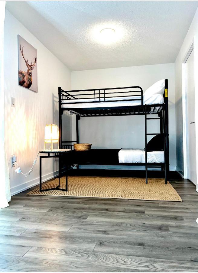 Morden In The Center Of Downtown Apartment *