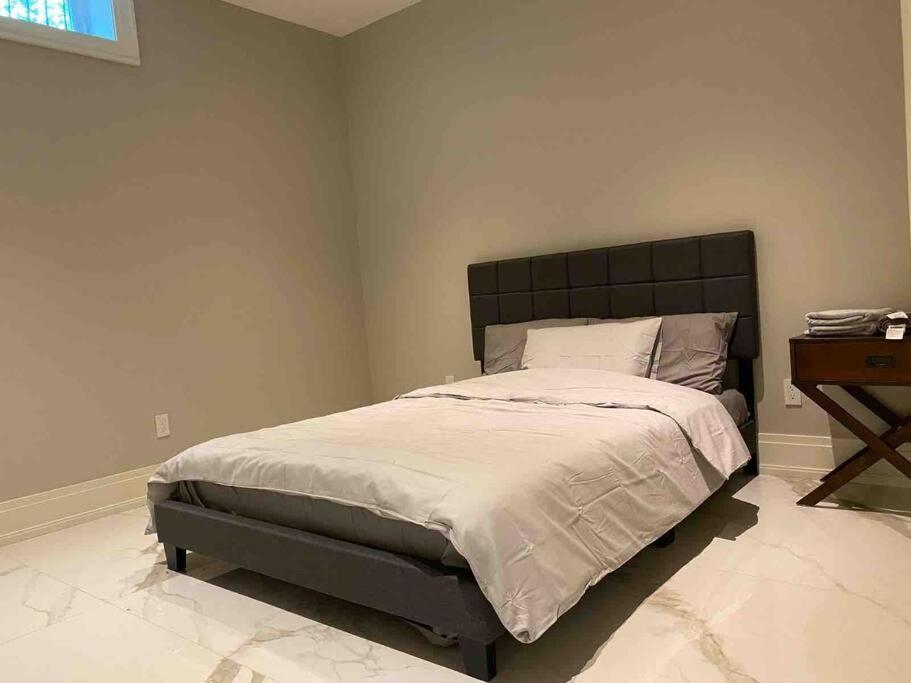 Luxury 6 Bedrooms With Spacious Indoor