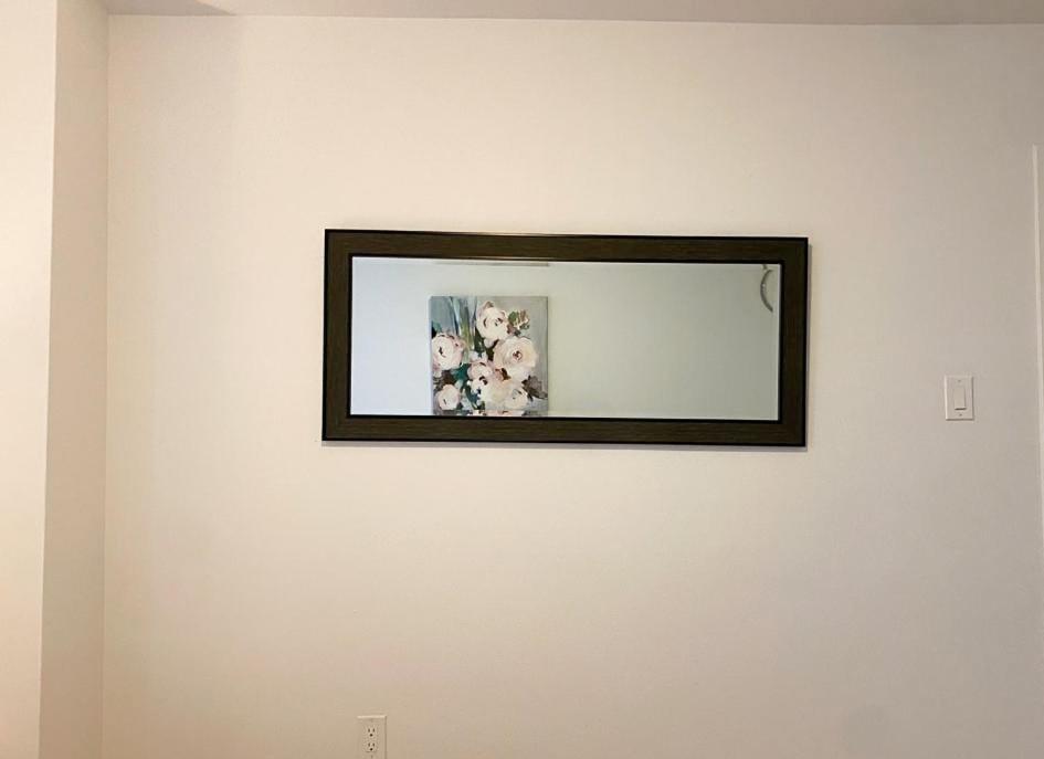 Apartment Bright Close To With Free Parking Toronto