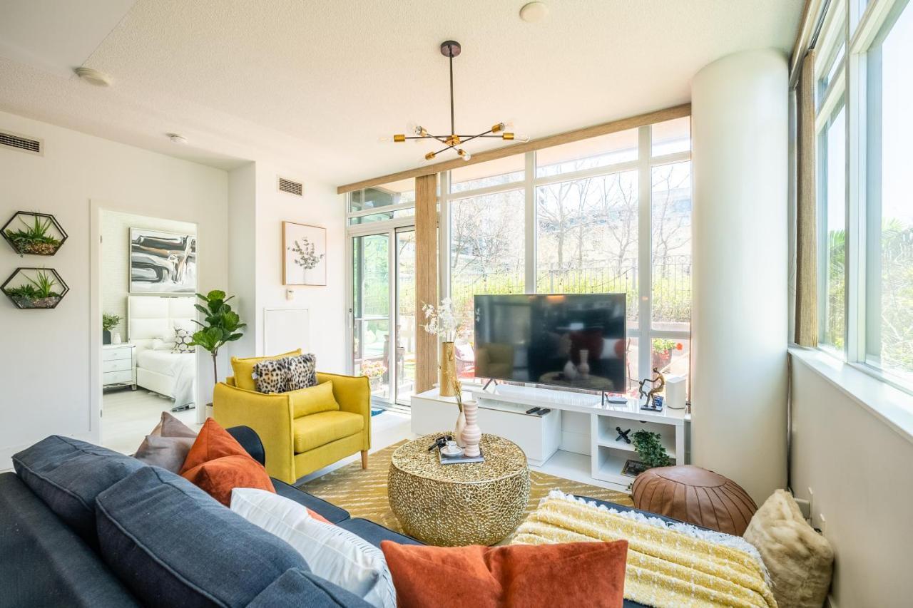 Apartment Luxury With Private Patio In Downtown *