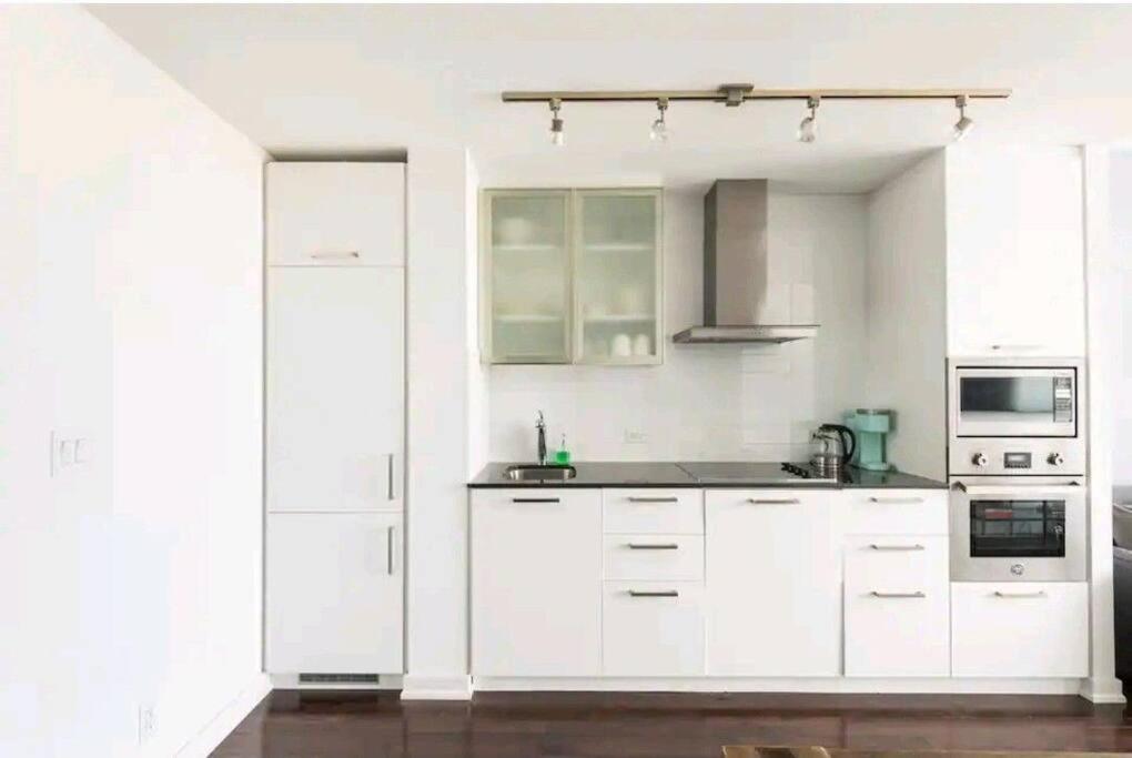 Apartment Modern One Room, Cn Tower View, Free Parking *