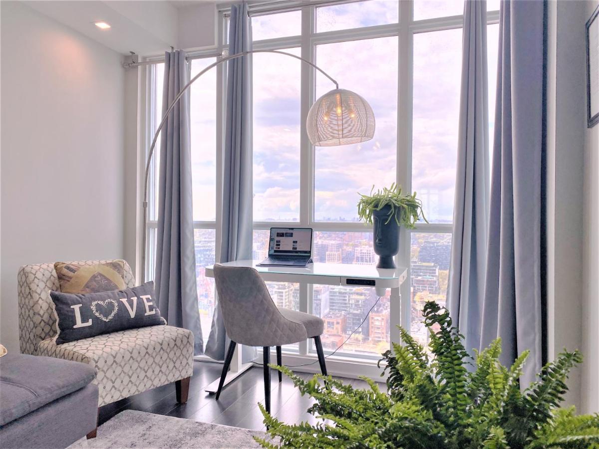 Tvhr - Luxury Condos In Heart Of Downtown Apartment *