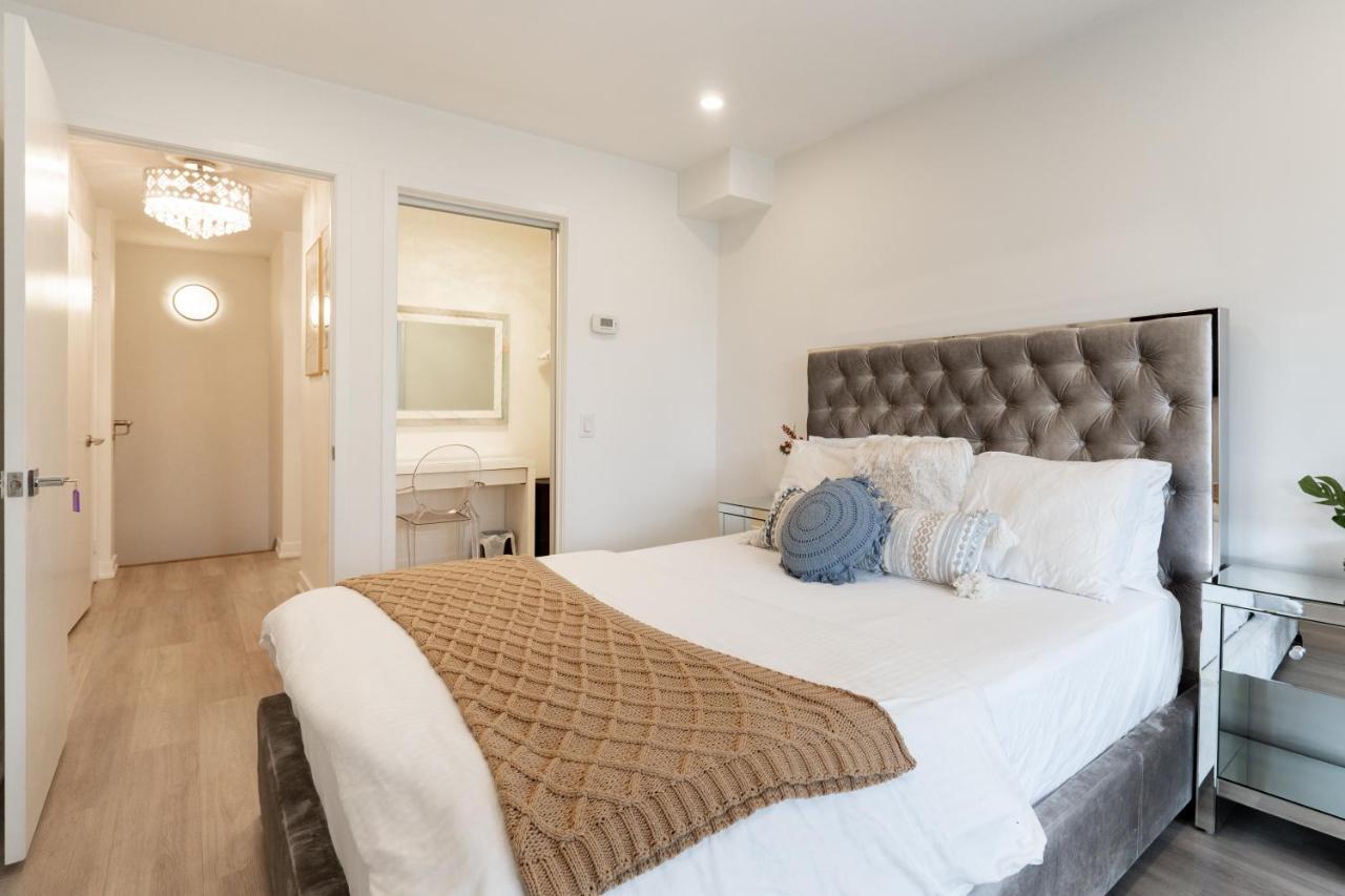 Apartment Chic 2 Bedroom 2.5 Bath Downtown *