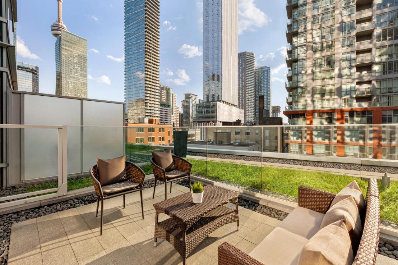 Shangri-la 5* Toronto