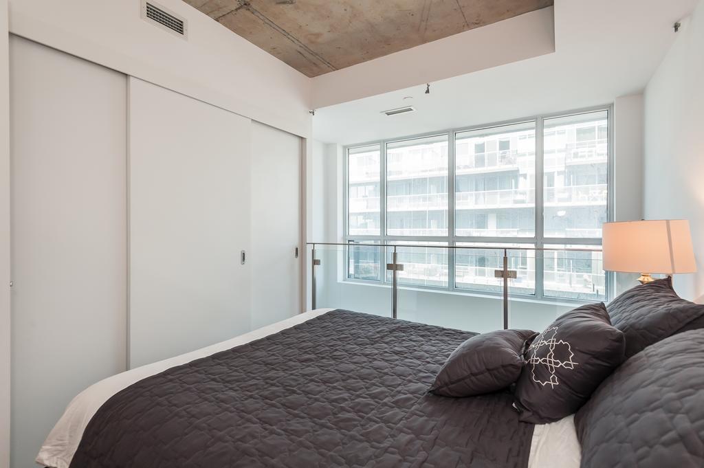 Lifesuites King West Loft Apartment