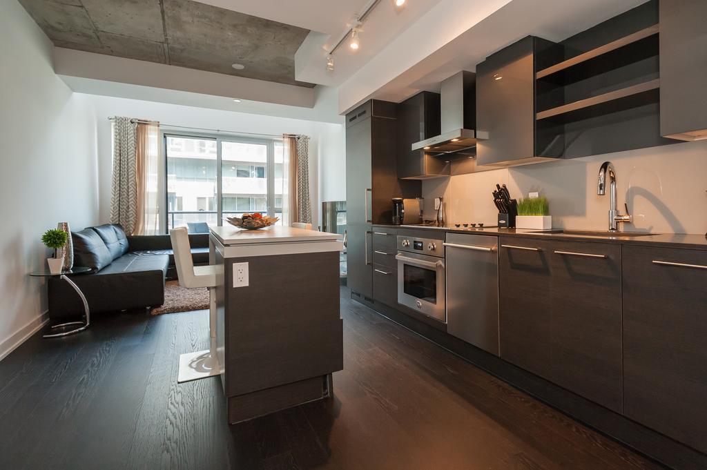 Lifesuites King West Loft *