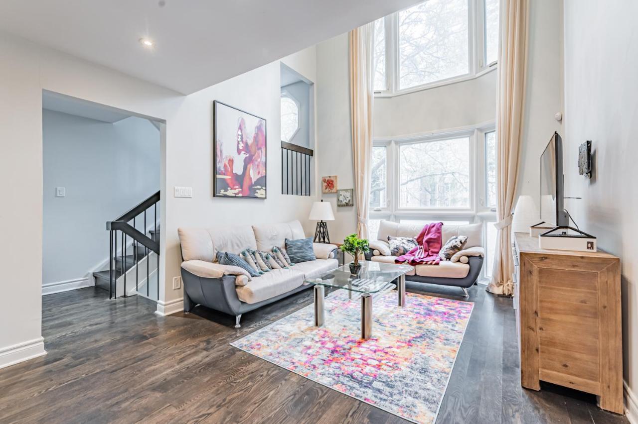 Beautiful In Downtown Core Close To Subway Station! Apartment Toronto