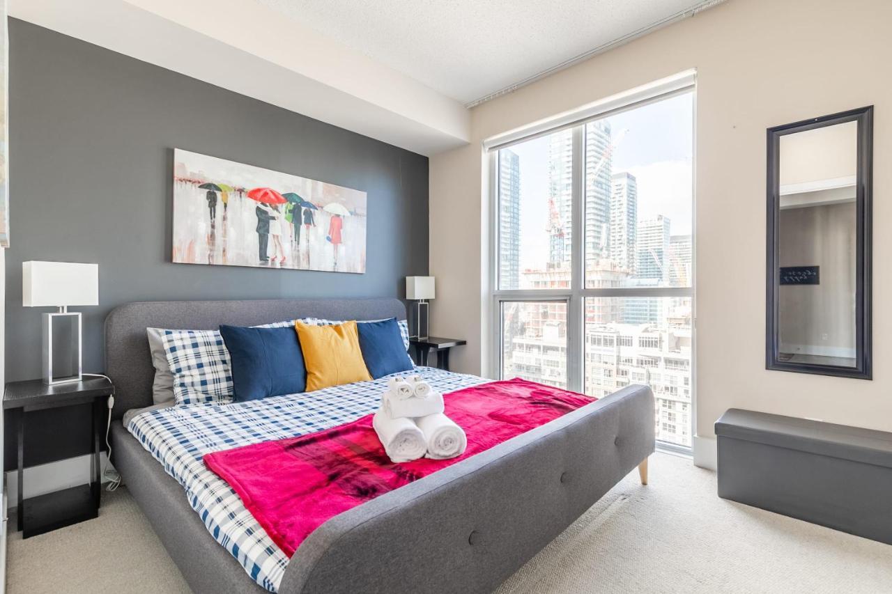 Luxury 1br - King Bed - Stunning View Holiday home Toronto
