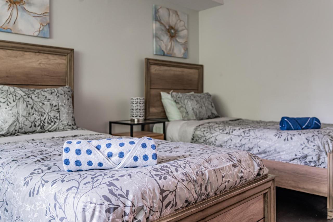 Apartment Beautiful In Downtown Core Close To Subway Station!