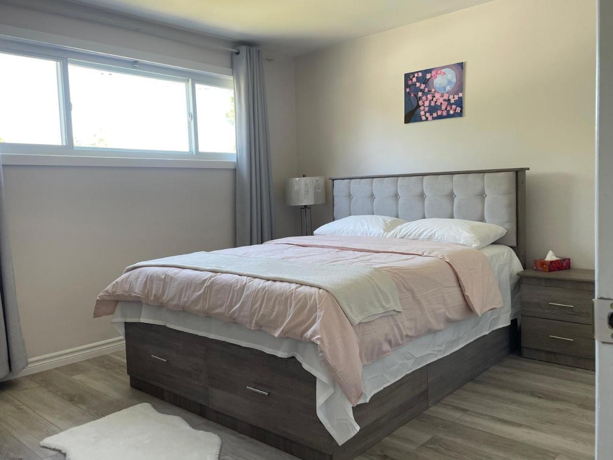 Luxurious Cozy House In Bluffs With Lake View Holiday home *