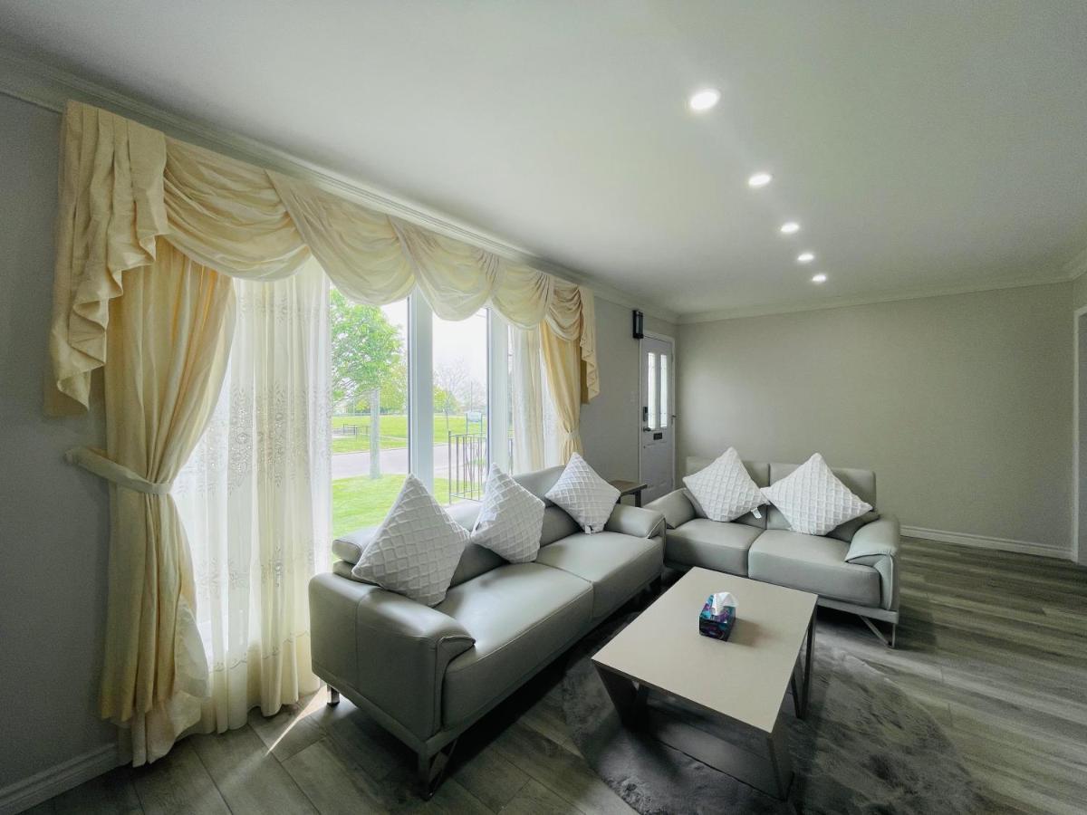 Luxurious Cozy House In Bluffs With Lake View * Toronto