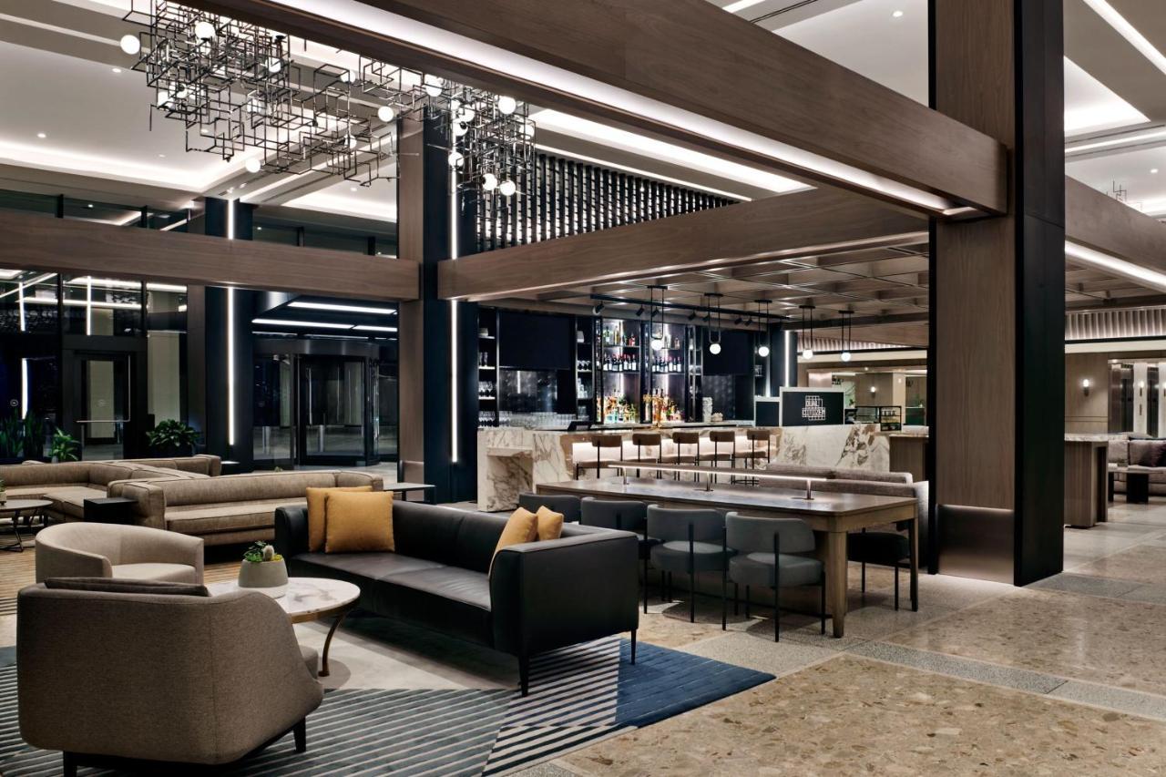 Sheraton Centre Hotel 4*