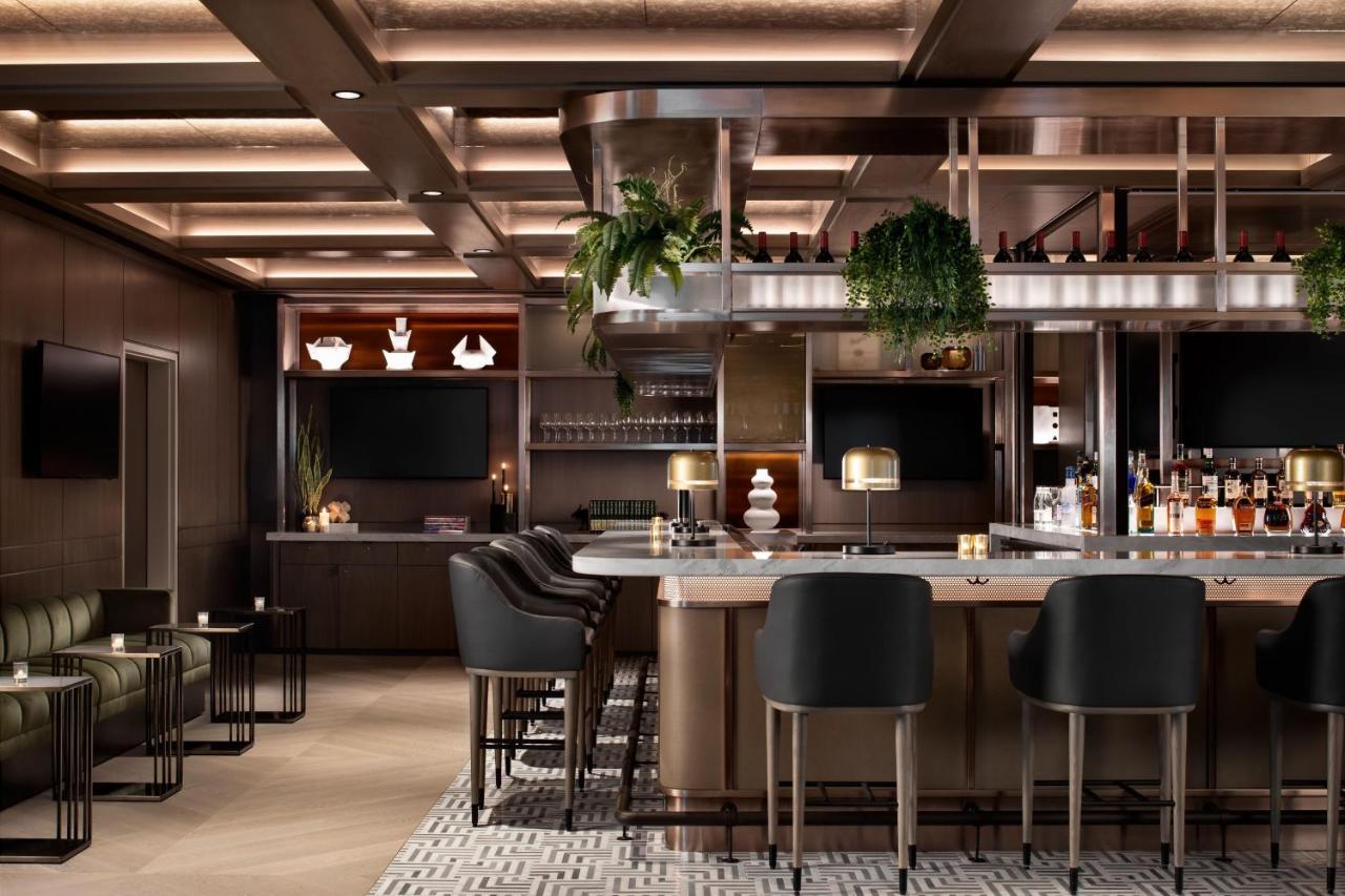 Sheraton Centre Hotel 4*