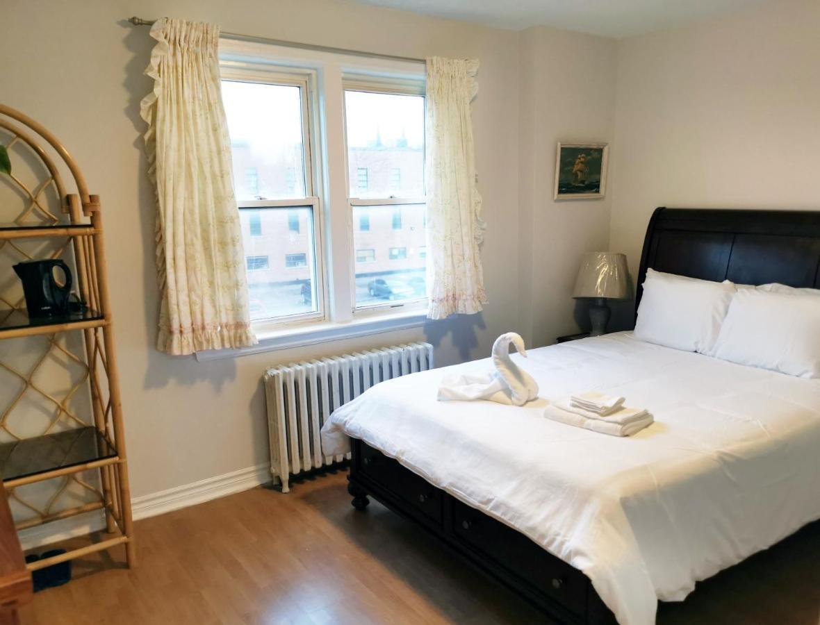Cozy Private Rm Heart Of North York Free Parking Full Kitchen Close To Downtown Homestay Toronto
