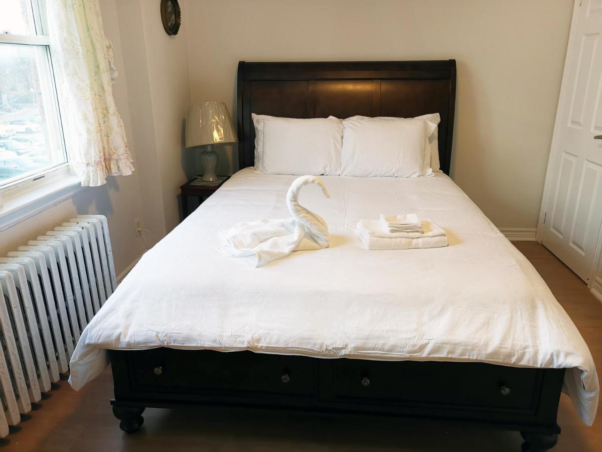 Homestay Cozy Private Rm Heart Of North York Free Parking Full Kitchen Close To Downtown