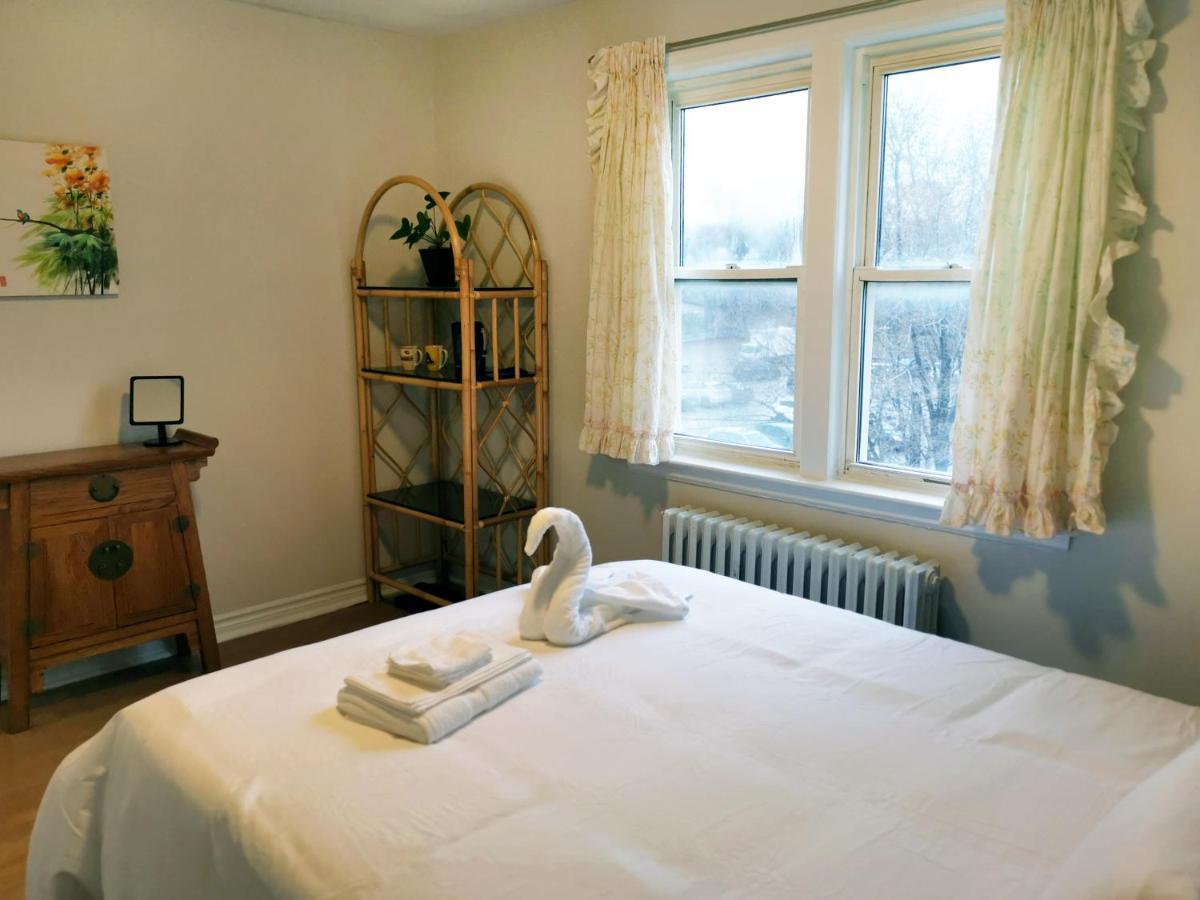 Cozy Private Rm Heart Of North York Free Parking Full Kitchen Close To Downtown * Toronto