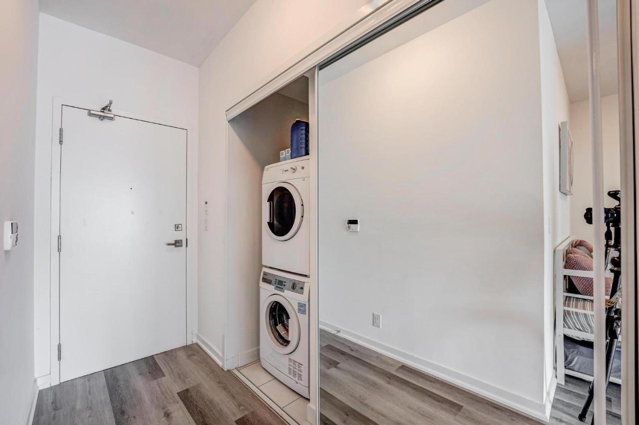 Apartment Downtown Close To Cn Tower!! Toronto