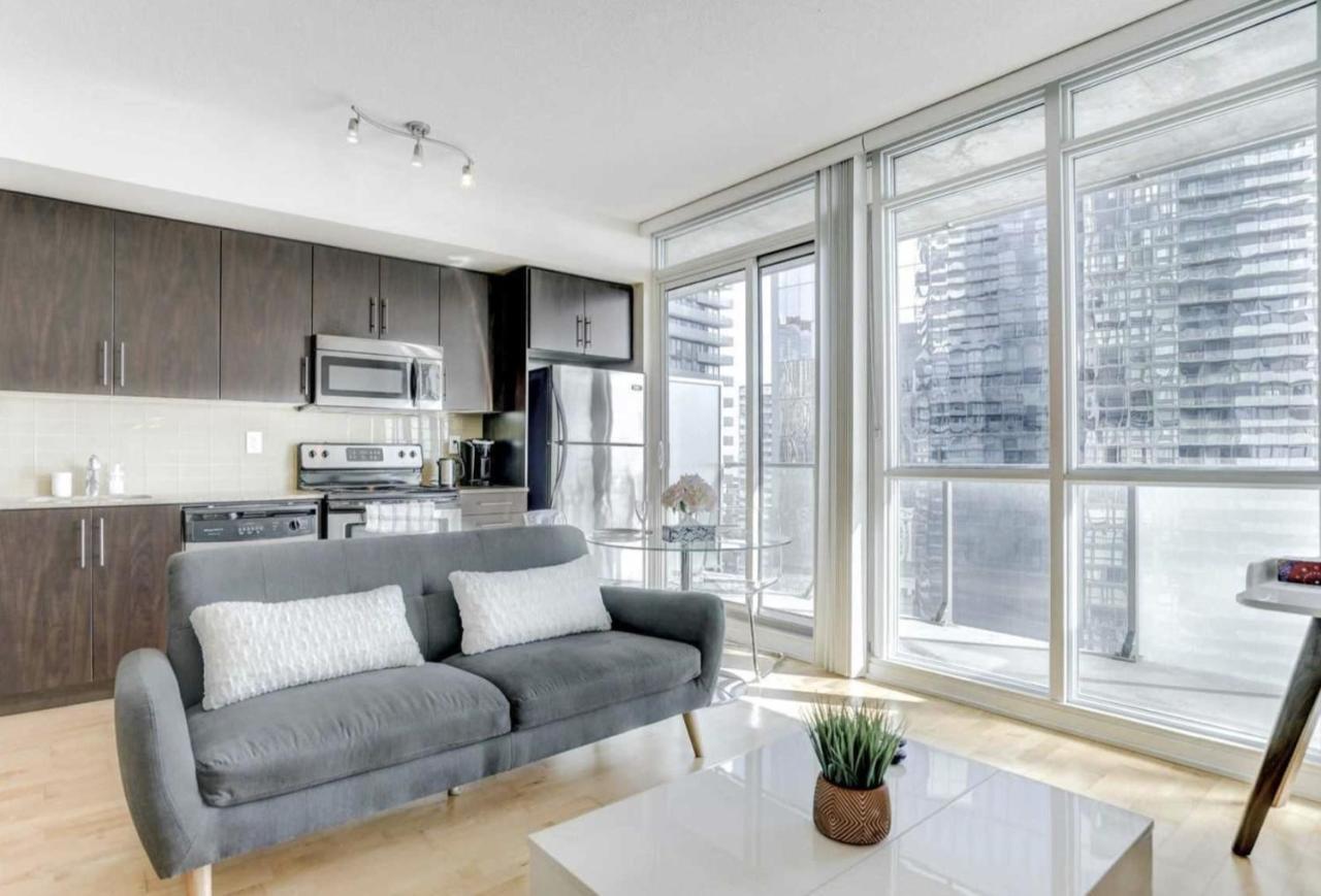 Apartment Downtown Close To Cn Tower!! Toronto