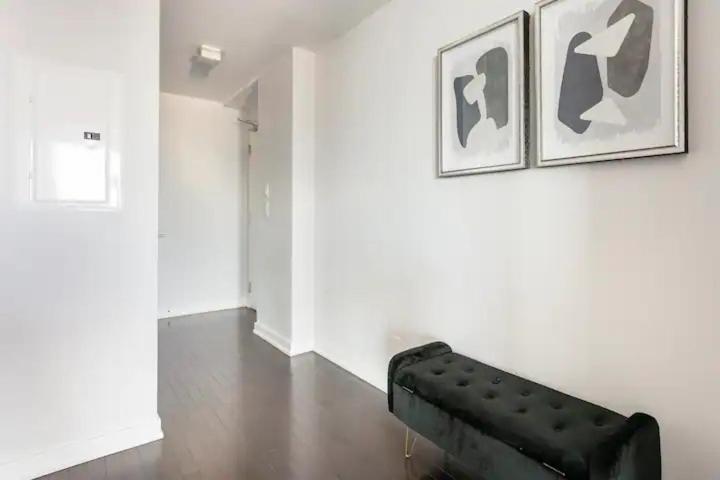 Guestic Front Street - View & View 4* Toronto