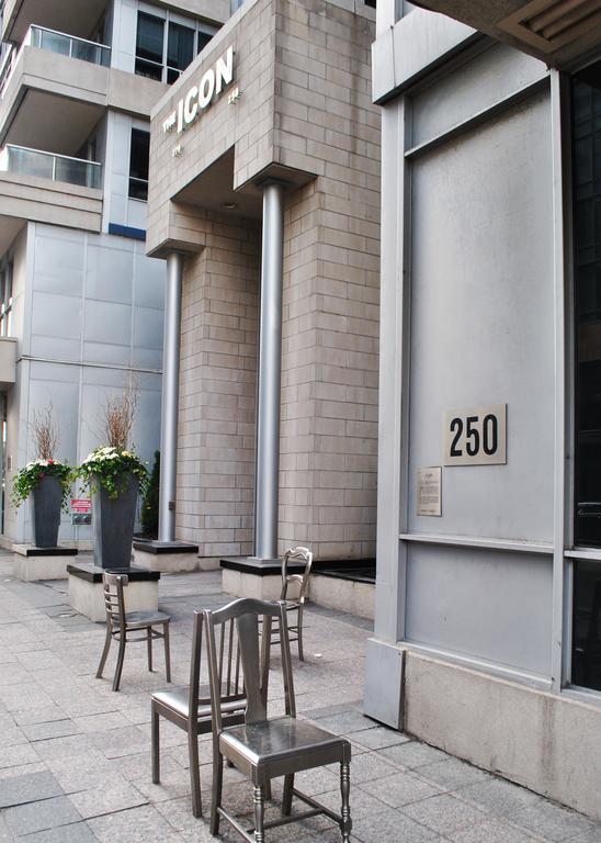 Living Suites - Toronto Convention Centre Apartment Toronto
