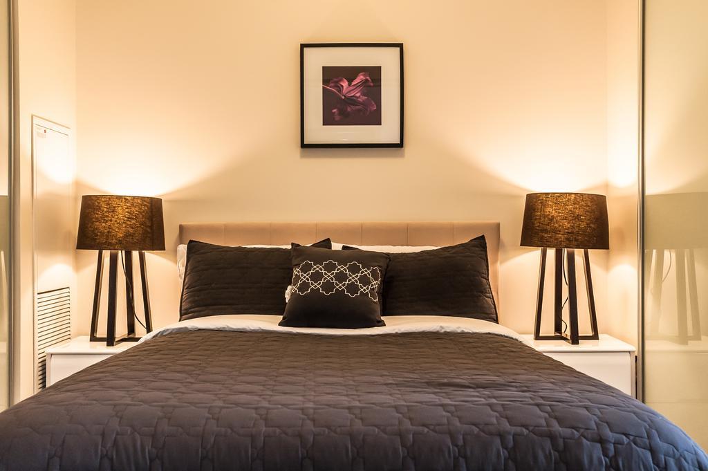 Loft - Entertainment & Financial District Apartment