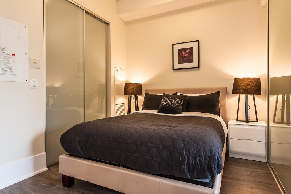 Apartment Loft - Entertainment & Financial District *