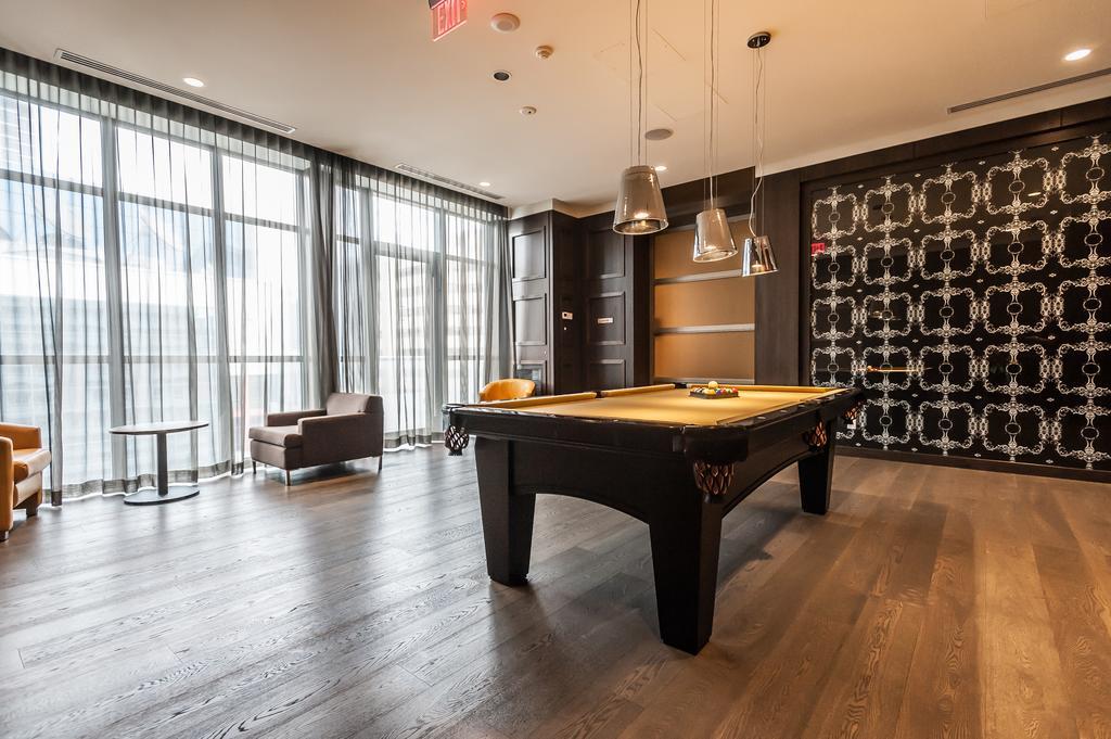Loft - Entertainment & Financial District