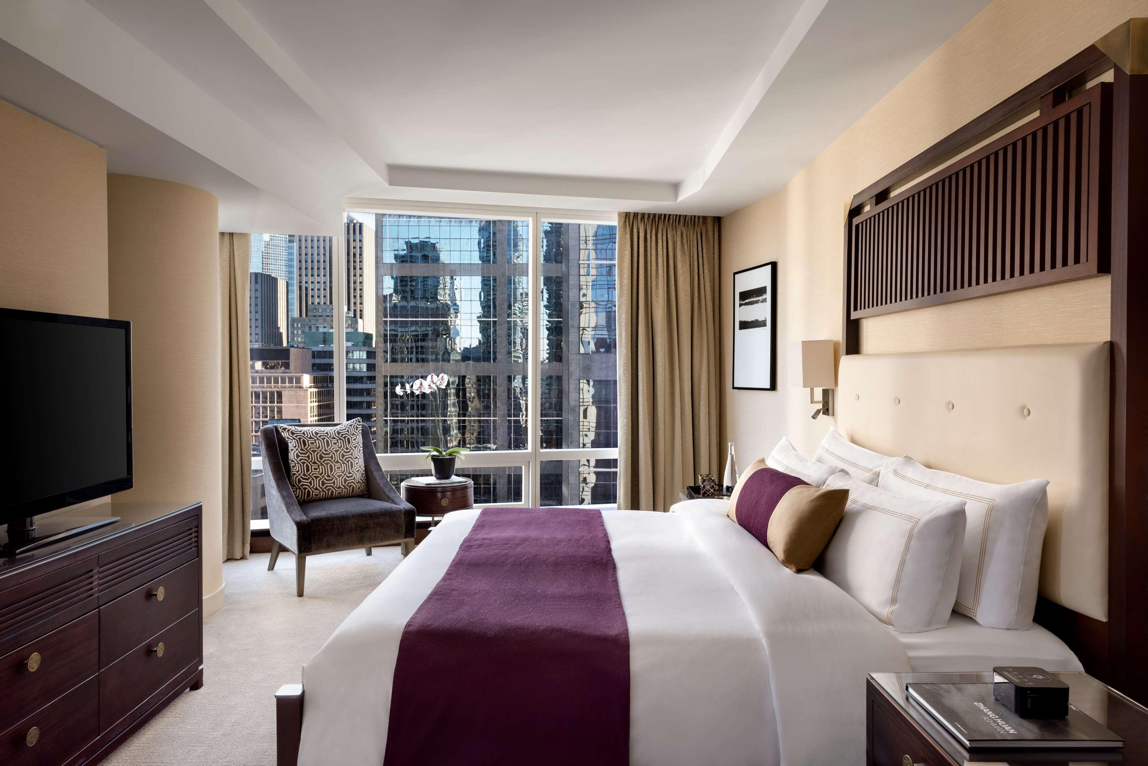 Shangri-la Hotel 5*