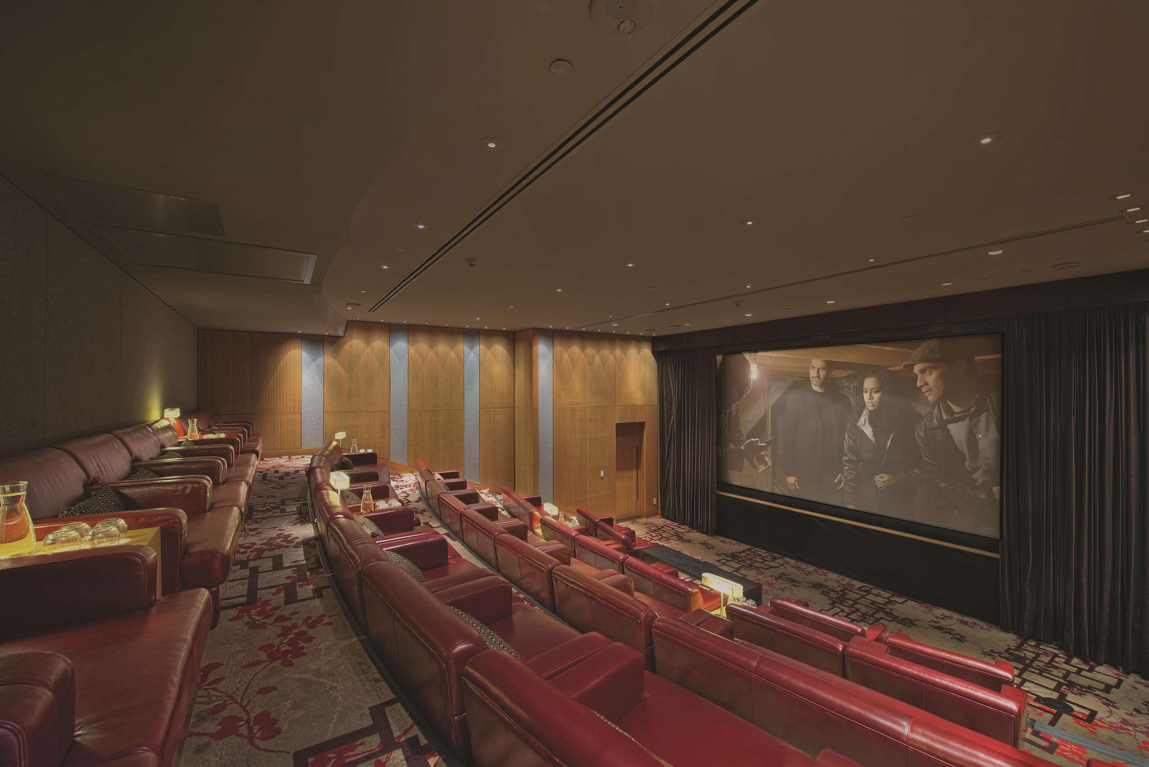 Shangri-la Hotel 5*