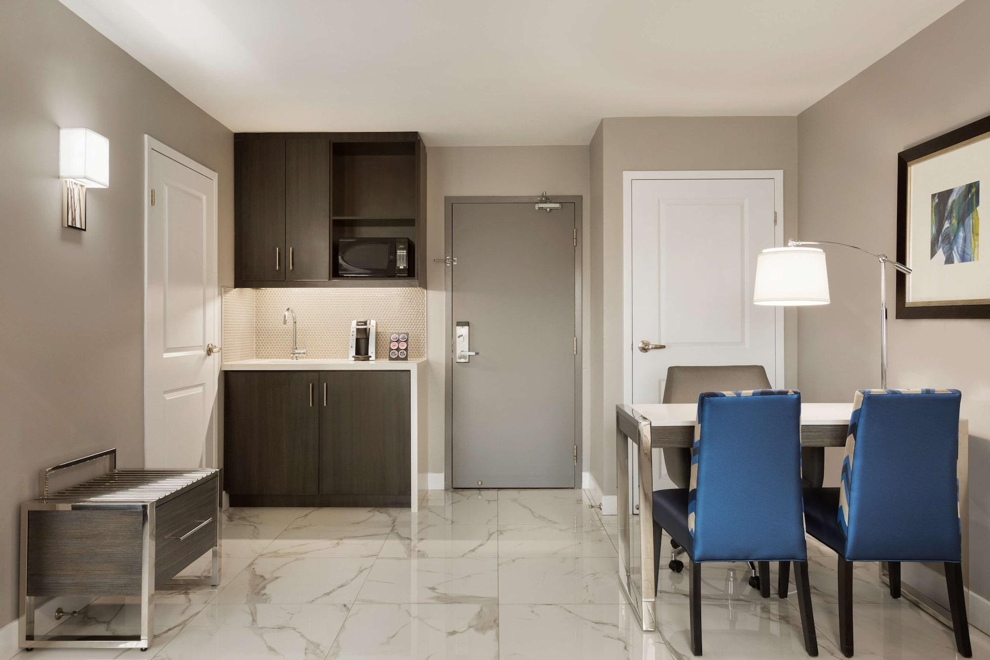 Embassy By Hilton Airport 4* Toronto