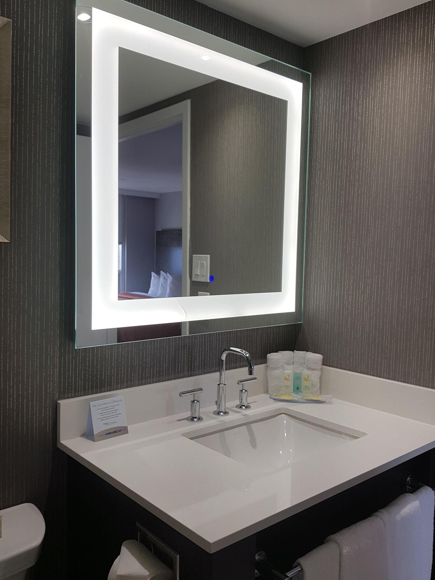 Embassy By Hilton Airport Toronto