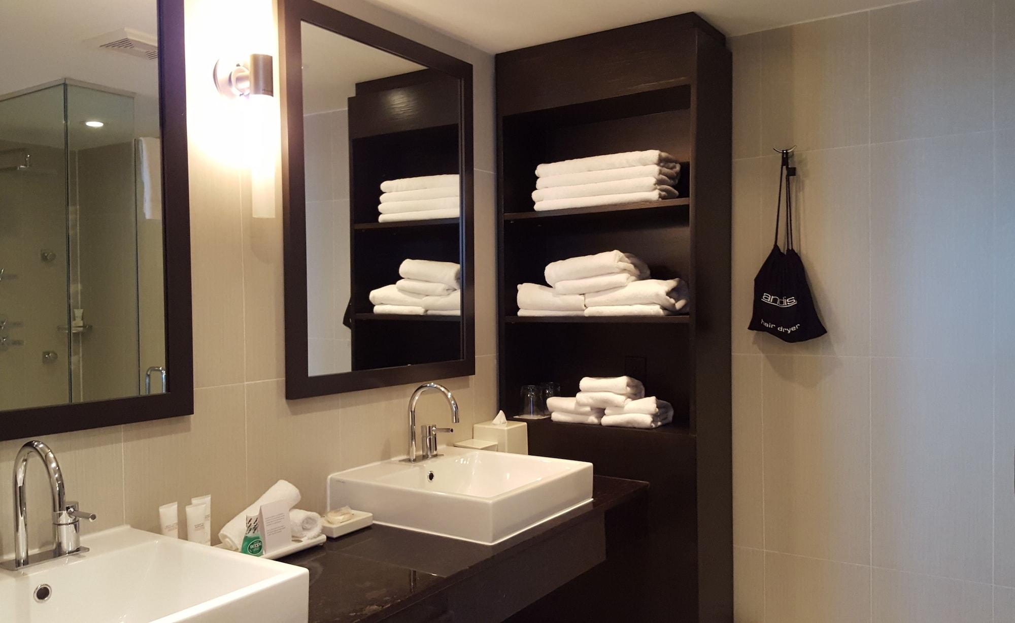 Hyatt Regency 4*