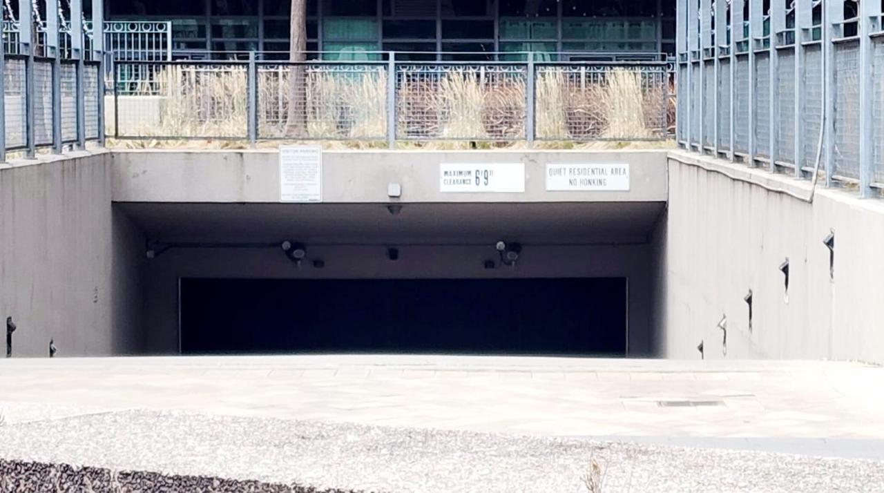 Apartment Lakefront Living Downtown - Free Parking, Gym, Indoor Pool Toronto