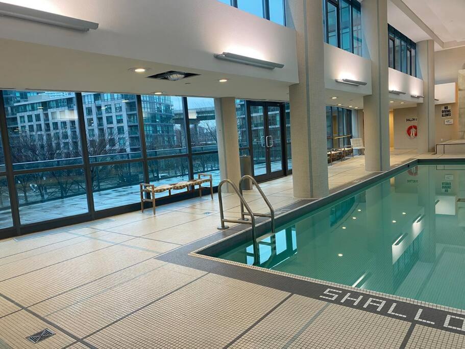 Apartment Unique 1 Bedroom By Lakeshore Downtown & Cn Tower *