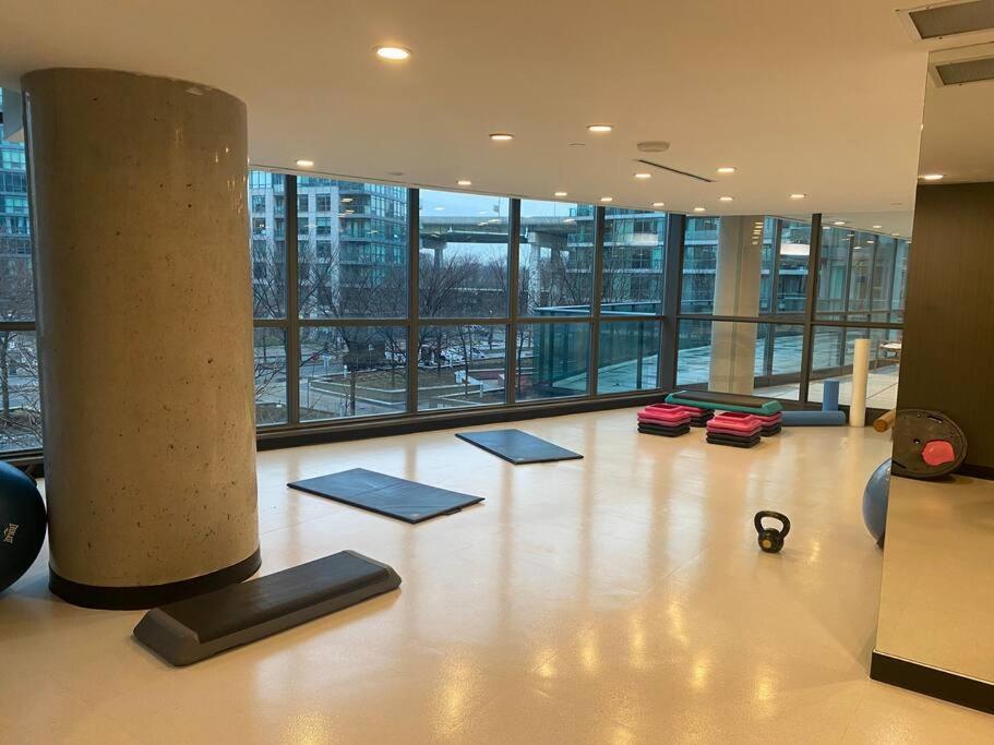 Unique 1 Bedroom By Lakeshore Downtown & Cn Tower