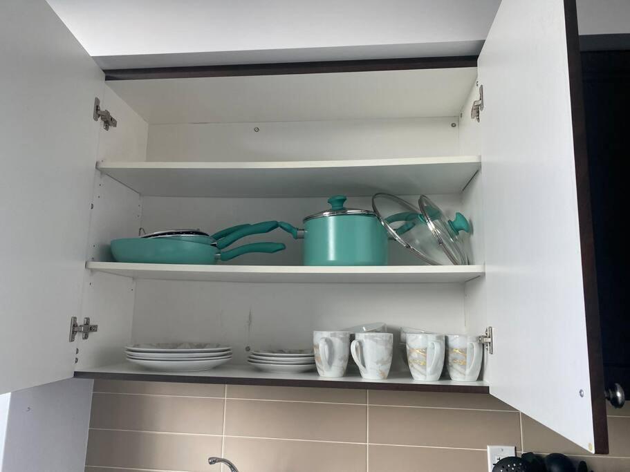 Unique 1 Bedroom By Lakeshore Downtown & Cn Tower * Toronto