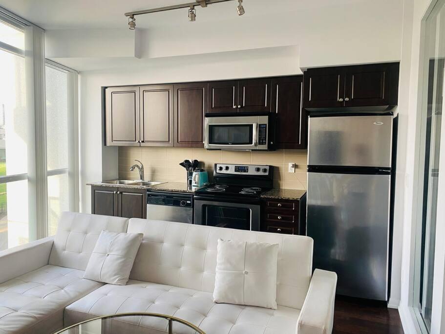 Unique 1 Bedroom By Lakeshore Downtown & Cn Tower