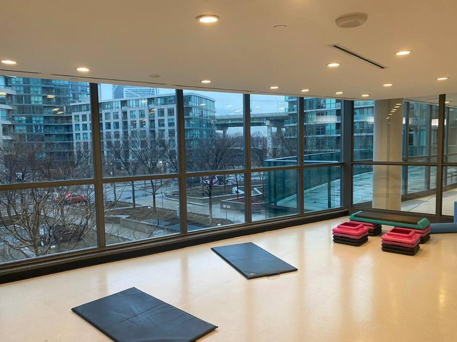 Unique 1 Bedroom By Lakeshore Downtown & Cn Tower Apartment