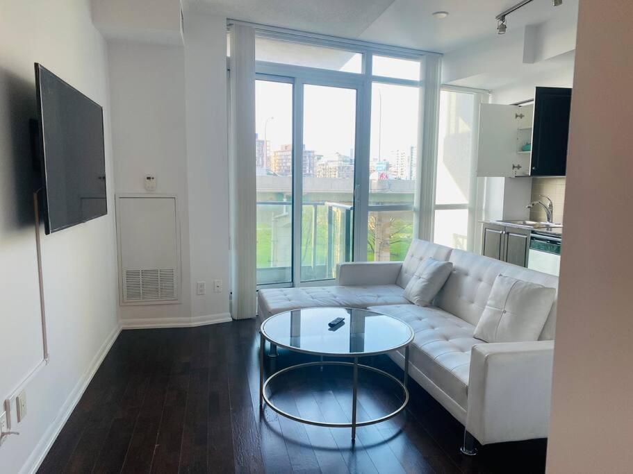 Unique 1 Bedroom By Lakeshore Downtown & Cn Tower
