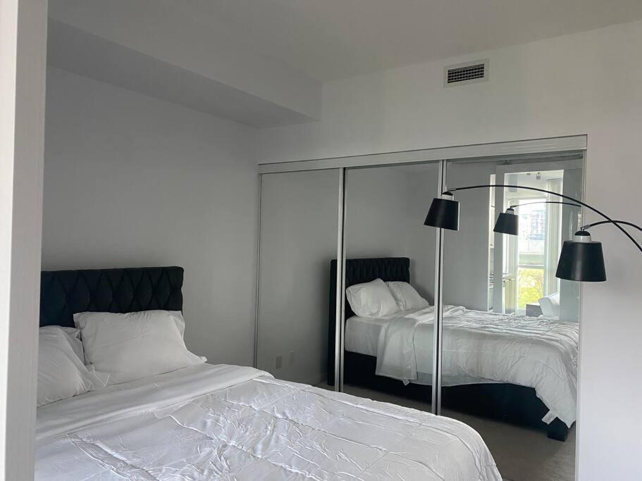 Unique 1 Bedroom By Lakeshore Downtown & Cn Tower Toronto
