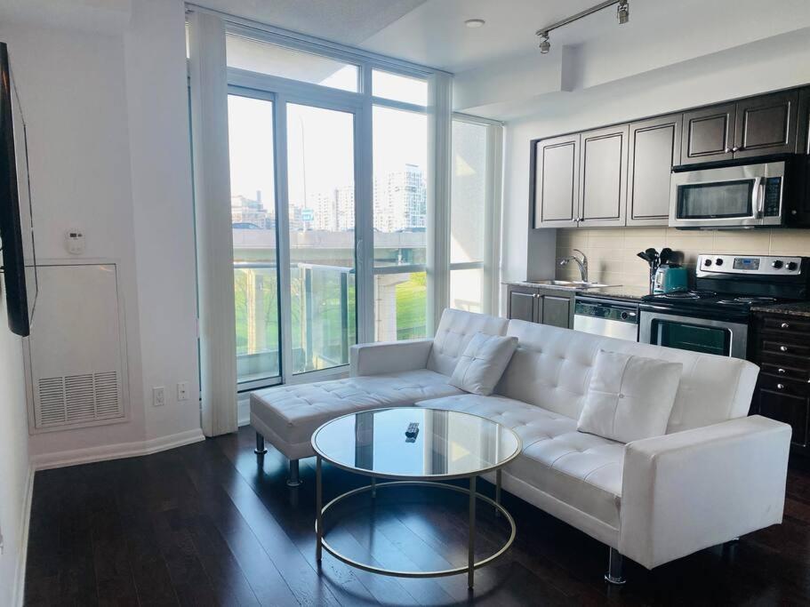 Unique 1 Bedroom By Lakeshore Downtown & Cn Tower Toronto