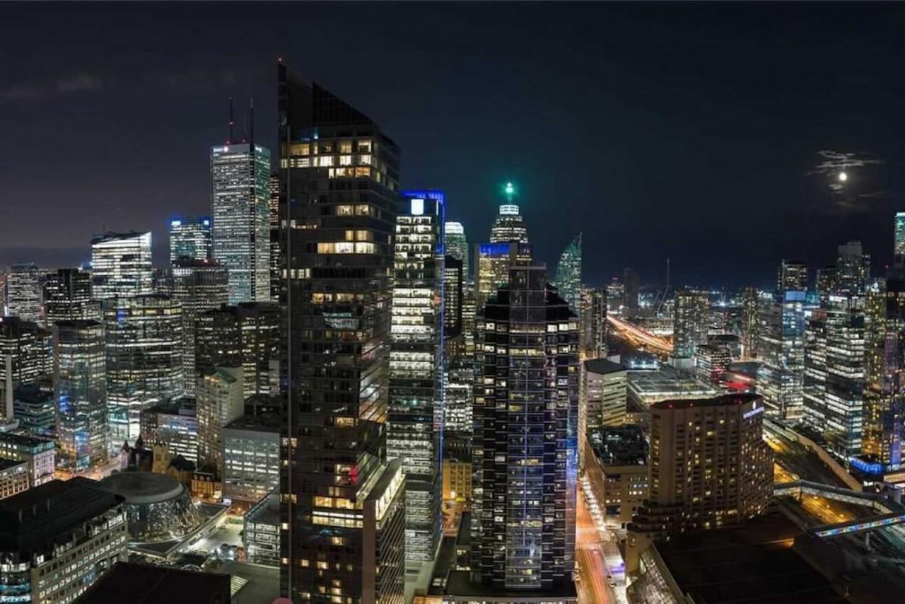Luxury Cn Tower View King Bed Balcony Free Park * Toronto