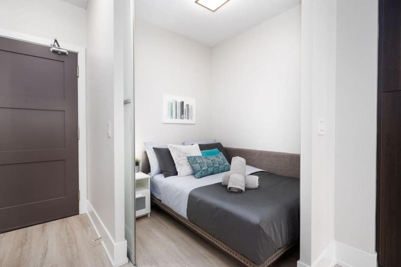 Luxury Cn Tower View King Bed Balcony Free Park *